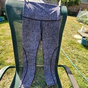 Usa size 4 Wunder Under Leggings